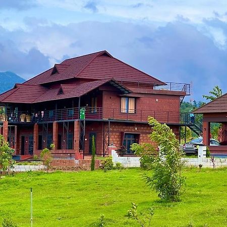 Misty Valley Resort Varagampadi Екстериор снимка