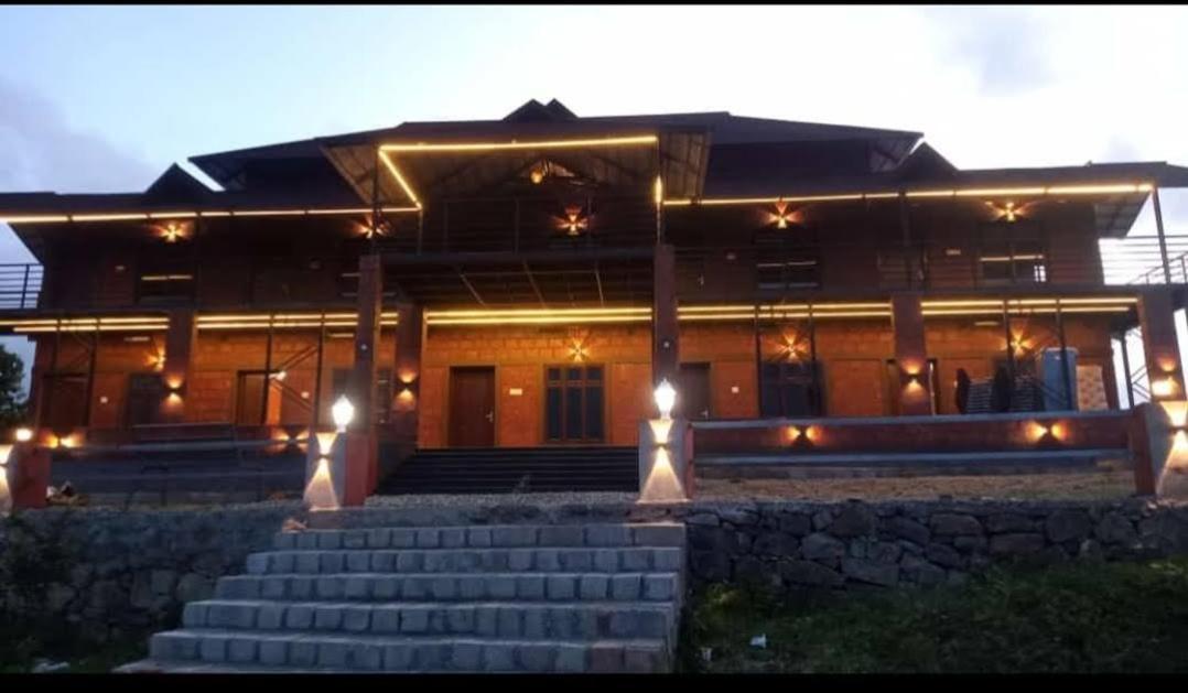 Misty Valley Resort Varagampadi Екстериор снимка
