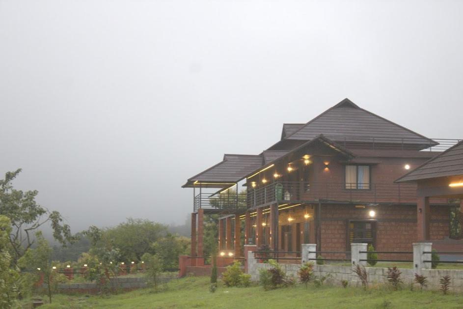 Misty Valley Resort Varagampadi Екстериор снимка